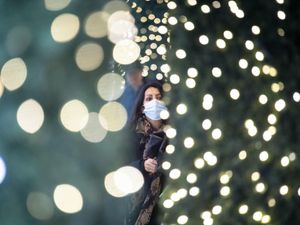 Supporting image for story: Christmas can be ‘relatively safe’ if stringent restrictions imposed – scientist