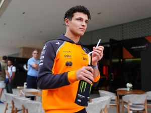 Supporting image for story: Lando Norris beaten by title rival Oscar Piastri in Qatar practice
