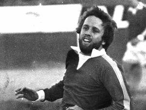 Supporting image for story: Tributes pour in for former Saddler star Geoff Morris