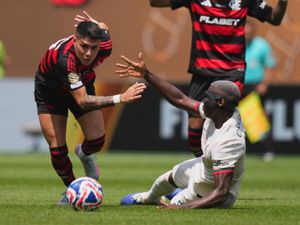Supporting image for story: Moises Caicedo says Chelsea will learn from Flamengo defeat