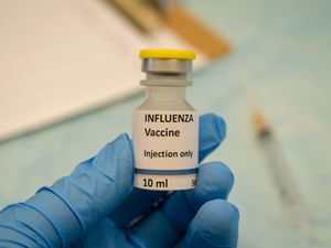 Supporting image for story: Deal struck to produce vaccines in UK for any future flu pandemic