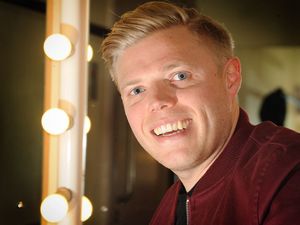 Supporting image for story: Last few tickets to see Rob Beckett in Telford