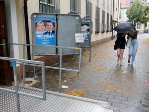 Supporting image for story: How does France’s election work and what comes next?