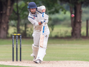 Supporting image for story: Rivals keep their 100pc records in the chase for glory