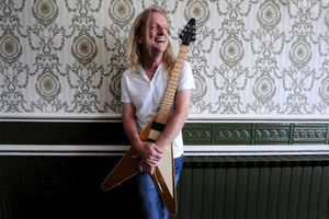 Supporting image for story: From metal to 9-iron on KK's golf course