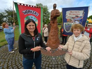 Supporting image for story: Lisa Nandy MP demands "we still need better pay" at Women's Chainmakers Festival 