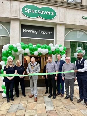 Mayor of Wolverhampton Councillor Craig Collingswood officially opens the new Specsavers Wolverhampton Hearing