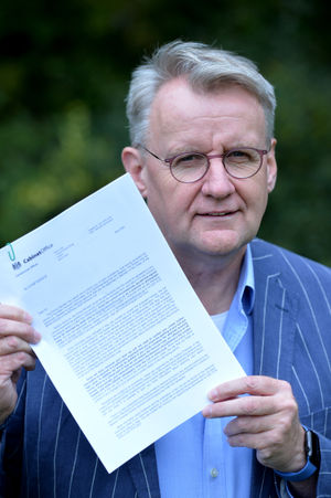 Dr Derek Farrell