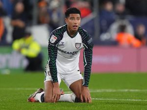 Supporting image for story: Jobe Bellingham sent off for leaders Sunderland in draw at QPR