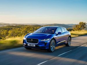 Supporting image for story: EVs cleaner than internal combustion cars over lifetime despite battery production