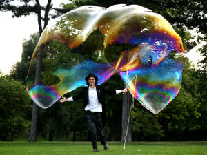 Record breaking SamSam Bubbleman to delight fans at National Forest Adventure Farm