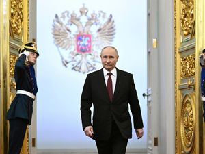 Supporting image for story: Vladimir Putin begins fifth term in glittering Kremlin ceremony