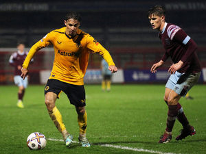 Supporting image for story: Tyler Roberts signs new Wolves deal