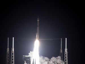 Supporting image for story: Lift off: Solar Orbiter on its way to the Sun
