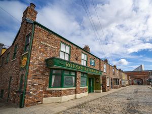 Supporting image for story: Mason to be left fighting for his life after knife attack on Coronation Street