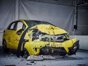 Supporting image for story: Car dealers urged to back legal database of insurance write-offs