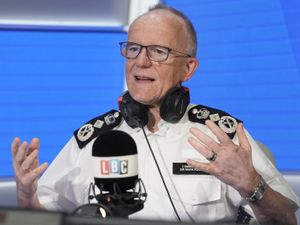 Supporting image for story: Met chief apologises to broadcaster Selina Scott amid her fury after mugging