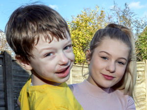 Supporting image for story: Young amputee Tommy to get new legs as fund hits £20,000 target