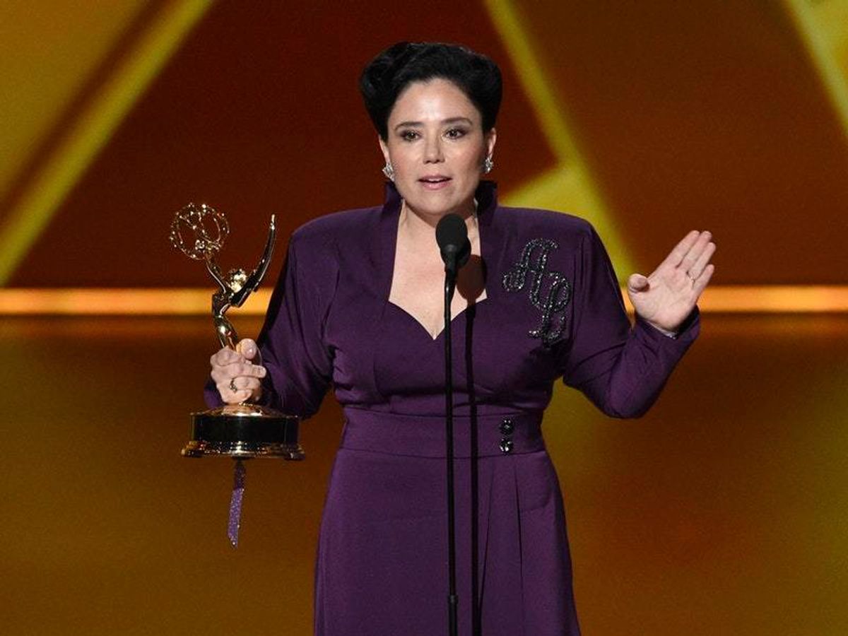 Maisel star Alex Borstein dedicates Emmy to Holocaust survivor