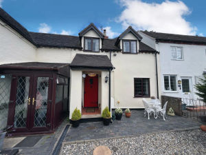 Supporting image for story: The stunning country cottage in South Staffordshire that offers house hunters a 'unique opportunity' to own such a charming property