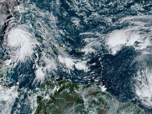 Supporting image for story: Hurricane Rafael strengthens to powerful Category 3 storm as it slams into Cuba