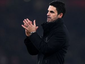 Mikel Arteta applauds