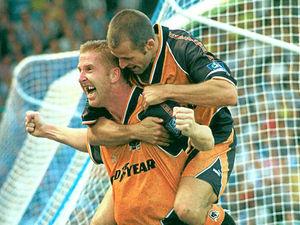 Supporting image for story: Former Wolves man Iwan Roberts is still smiling 25 years on