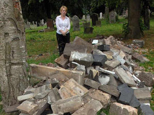 Supporting image for story: Families shocked over cemetery work
