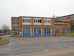 Supporting image for story: Fire crew dashes to fire in car's engine compartment in Telford