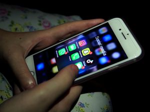 Supporting image for story: ‘Parents should talk to children about social media at a young age’