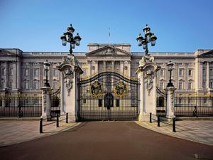 Supporting image for story: Buckingham Palace to open up East Wing to visitors outside summer months