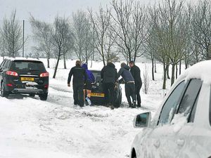 Supporting image for story: Heavy snow hits the West Midlands as UK faces disruption