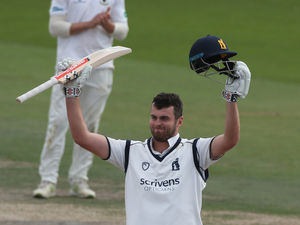 Supporting image for story: Warwickshire Bears facing
a tough battle