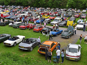 Supporting image for story: Motoring fans rally round in tribute to Simon at event near Market Drayton