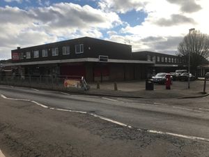 Supporting image for story: Hammer-wielding robber stole flatbed truck and van - and had weapon at shopping centre