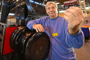 Supporting image for story: Thousands flock to Birmingham model railway exhibition