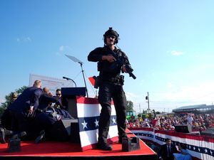 Supporting image for story: Secret Service investigates how gunman was able to get so close to Trump