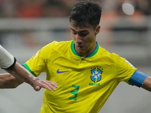 Supporting image for story: Man City sign Brazilian defender Vitor Reis on long-term deal from Palmeiras