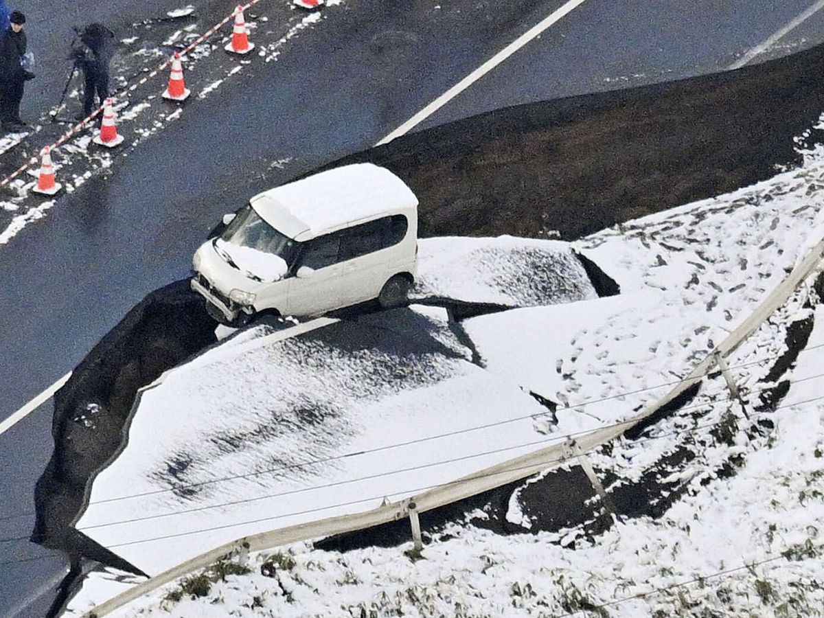 Japan assesses damage from 7.5-magnitude earthquake in which dozens injured