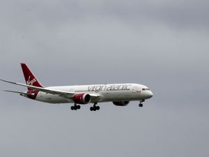 Supporting image for story: Fully vaccinated UK travellers can visit the US from November