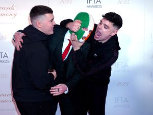 Supporting image for story: Kneecap apology to fans as Vienna concert cancelled due to ‘safety concerns’