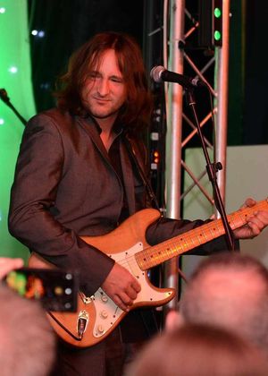 Fans watching the Ben Mills Band