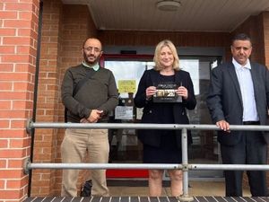 Supporting image for story: Stourbridge MP crosses constituency border to meet with Yemeni Community Centre in Halesowen