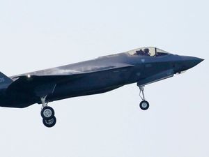 Supporting image for story: Two Japanese F-35 fighter jets make emergency landings