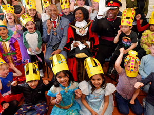 Supporting image for story: Rain fails to dampen spirits for thousands attending coronation community parties 