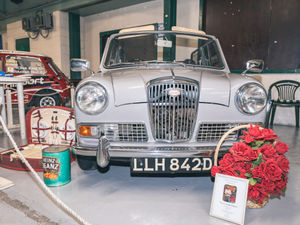 Credit: Ian Knight (z70photo)