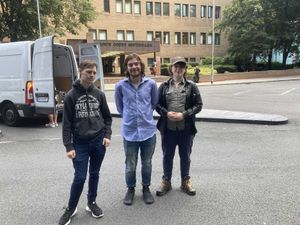 Supporting image for story: Judge criticises activists’ ‘arrogance’ after they damaged Palace fountain