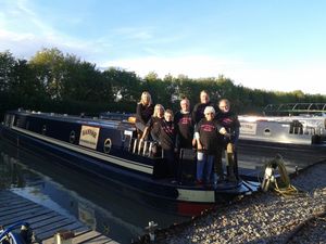 Supporting image for story: Travelling musicians visit pubs near West Midlands canals