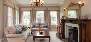 Daisy Lake has some stunning features