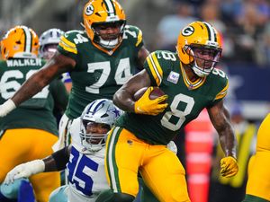 Supporting image for story: Green Bay Packers snatch 40-40 tie with Dallas Cowboys in overtime